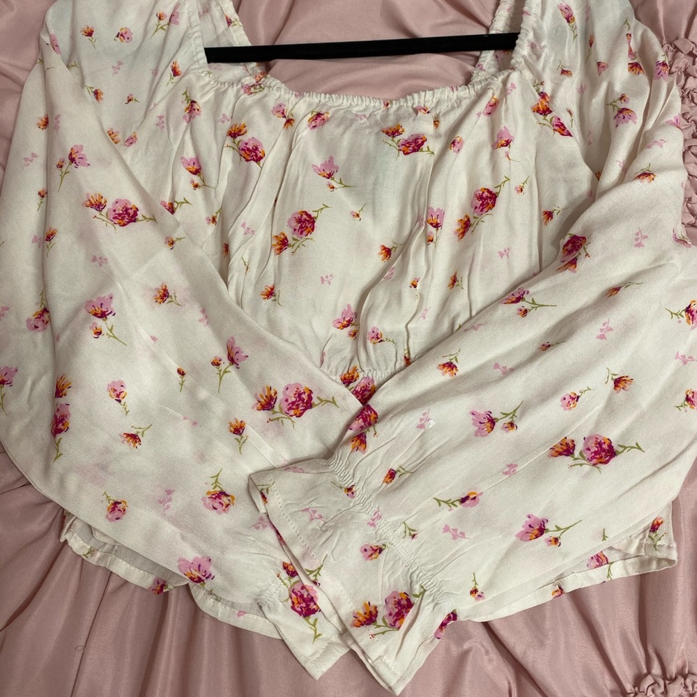 Floral blouse - Picture 2 of 3
